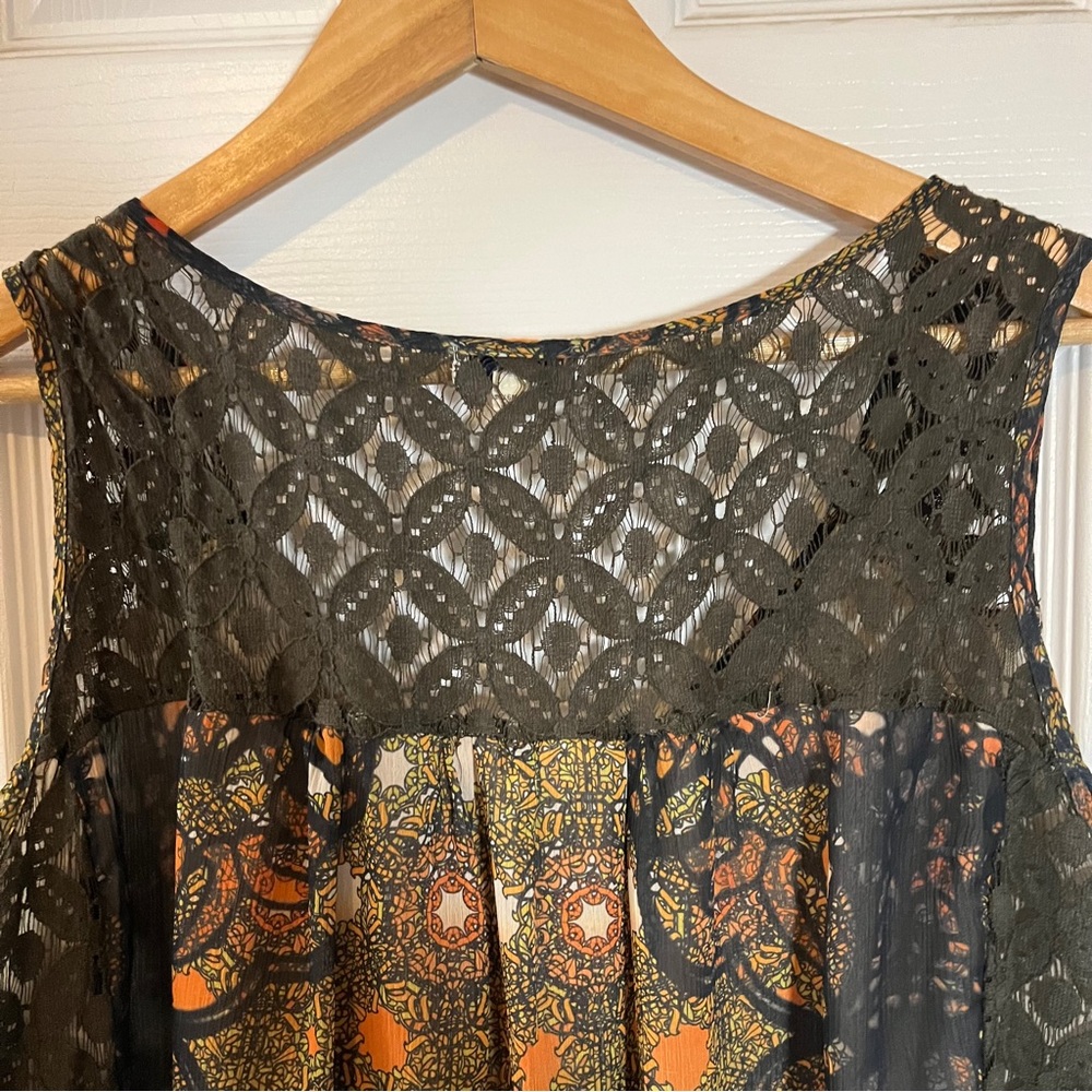 One World tank top SZ 1X, green with gorgeous beading and and lace accents